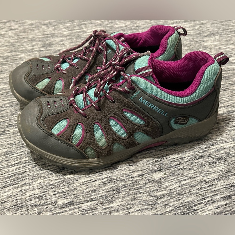 Merrell Girls Hiking Shoe Size 2